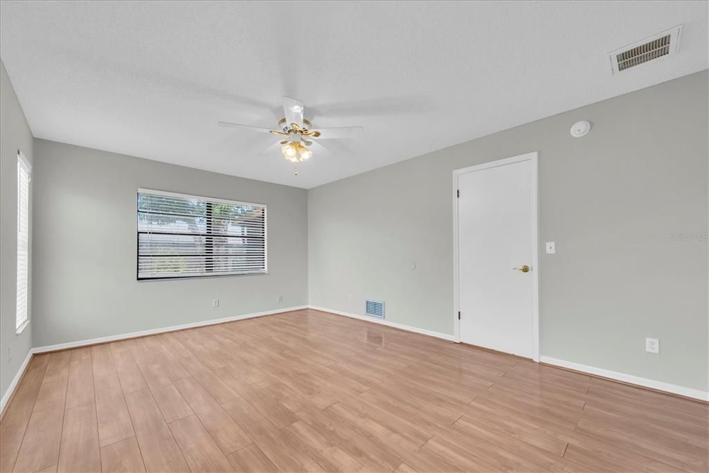 En Venta: $460,000 (3 camas, 2 baños, 1500 Pies cuadrados)