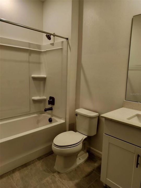 На продажу: $349,990 (3 спален, 2 ванн, 1662 Квадратных фут)