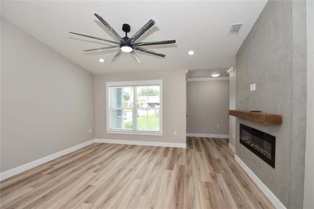 В аренду: $1,950 (3 спален, 2 ванн, 1311 Квадратных фут)