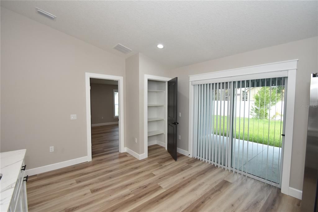 В аренду: $1,950 (3 спален, 2 ванн, 1311 Квадратных фут)