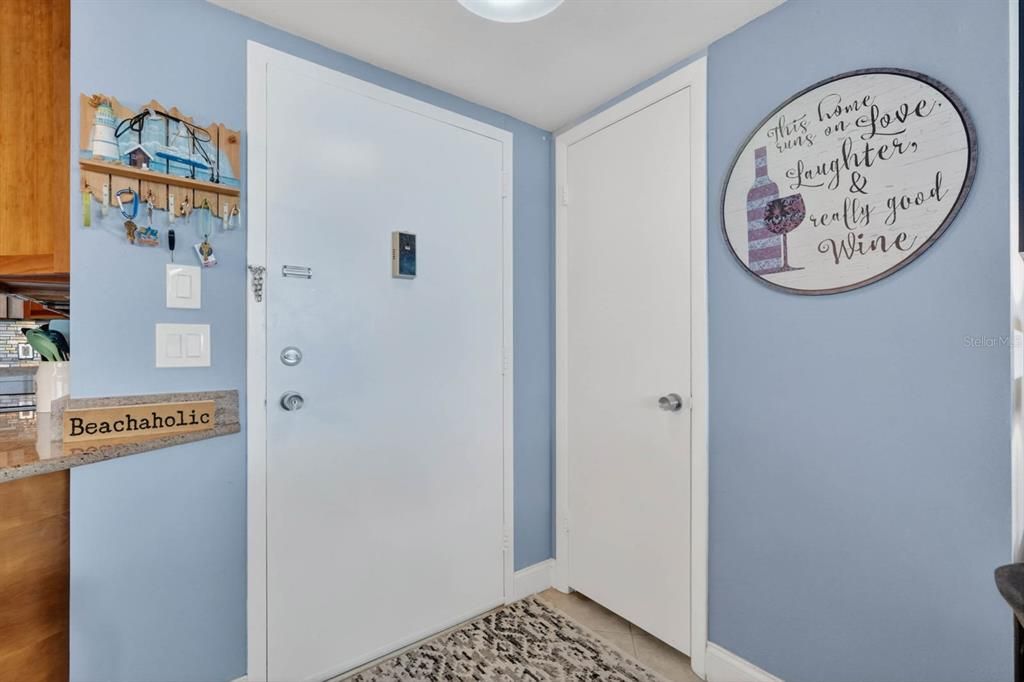 На продажу: $439,000 (2 спален, 2 ванн, 1178 Квадратных фут)