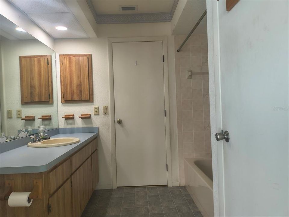 For Sale: $450,000 (3 beds, 2 baths, 1804 Square Feet)