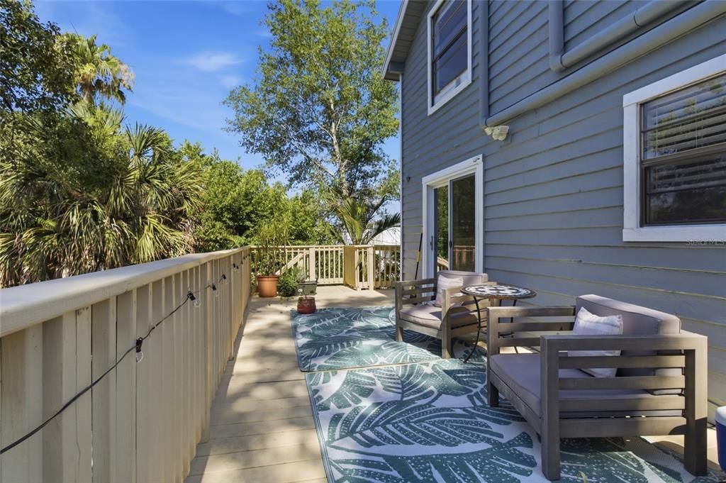 For Rent: $5,500 (3 beds, 2 baths, 1560 Square Feet)