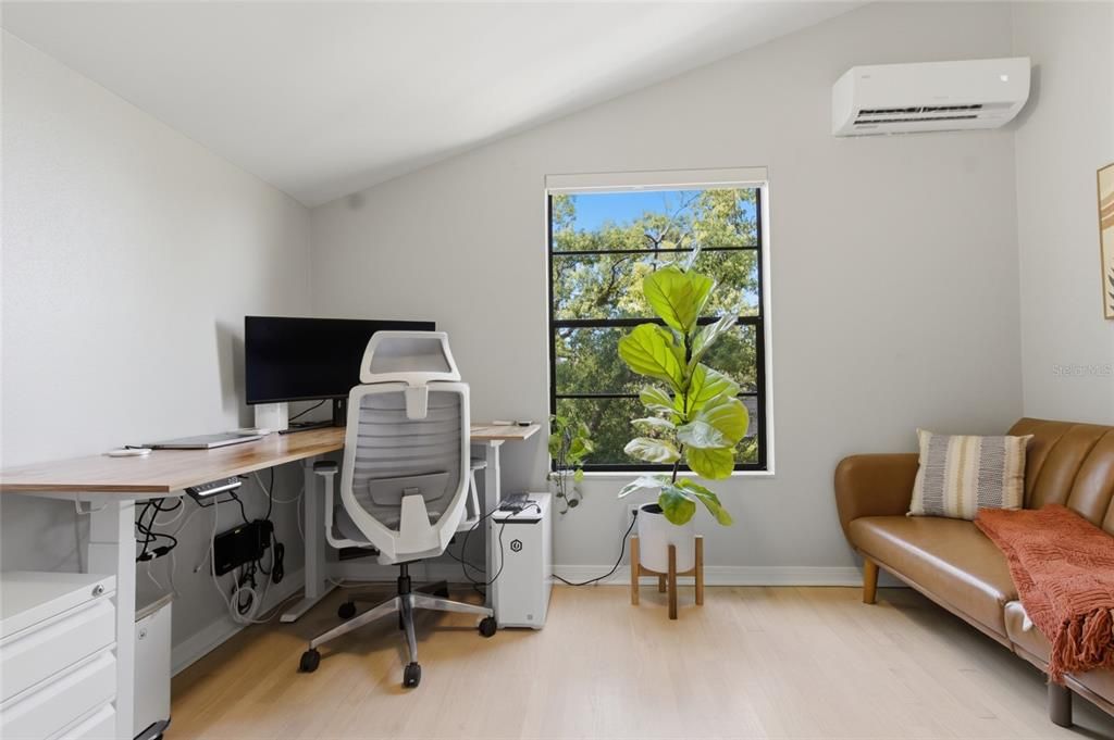 For Rent: $5,500 (3 beds, 2 baths, 1560 Square Feet)