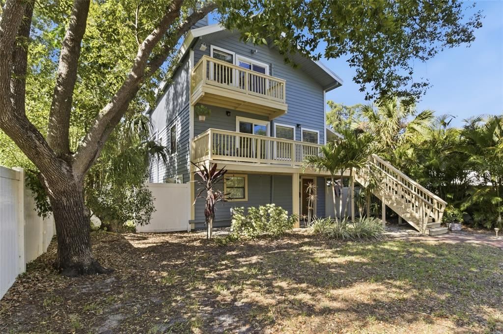 For Rent: $5,500 (3 beds, 2 baths, 1560 Square Feet)
