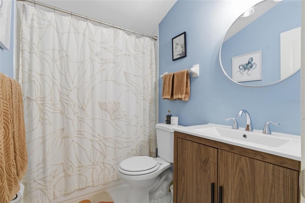 For Rent: $5,500 (3 beds, 2 baths, 1560 Square Feet)