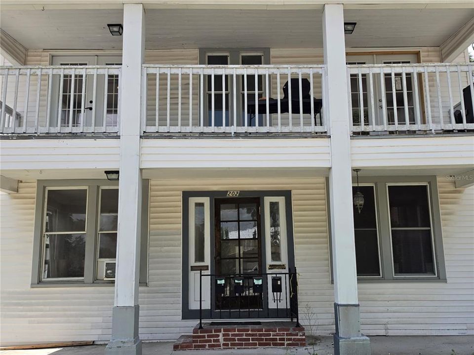 For Rent: $1,250 (1 beds, 1 baths, 610 Square Feet)