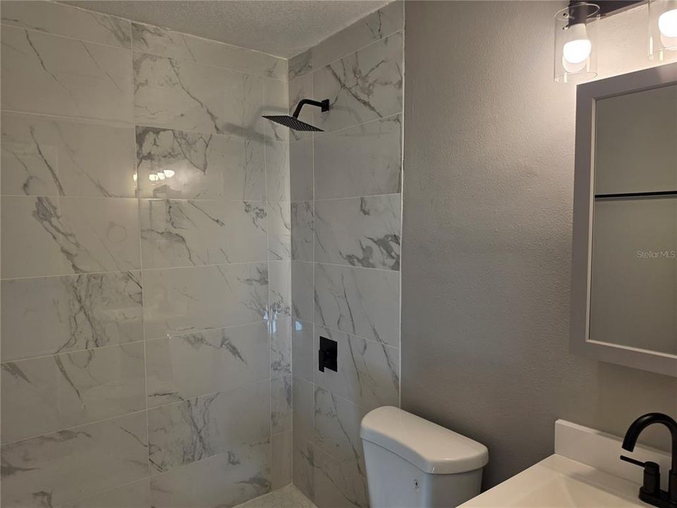 For Rent: $1,250 (1 beds, 1 baths, 610 Square Feet)