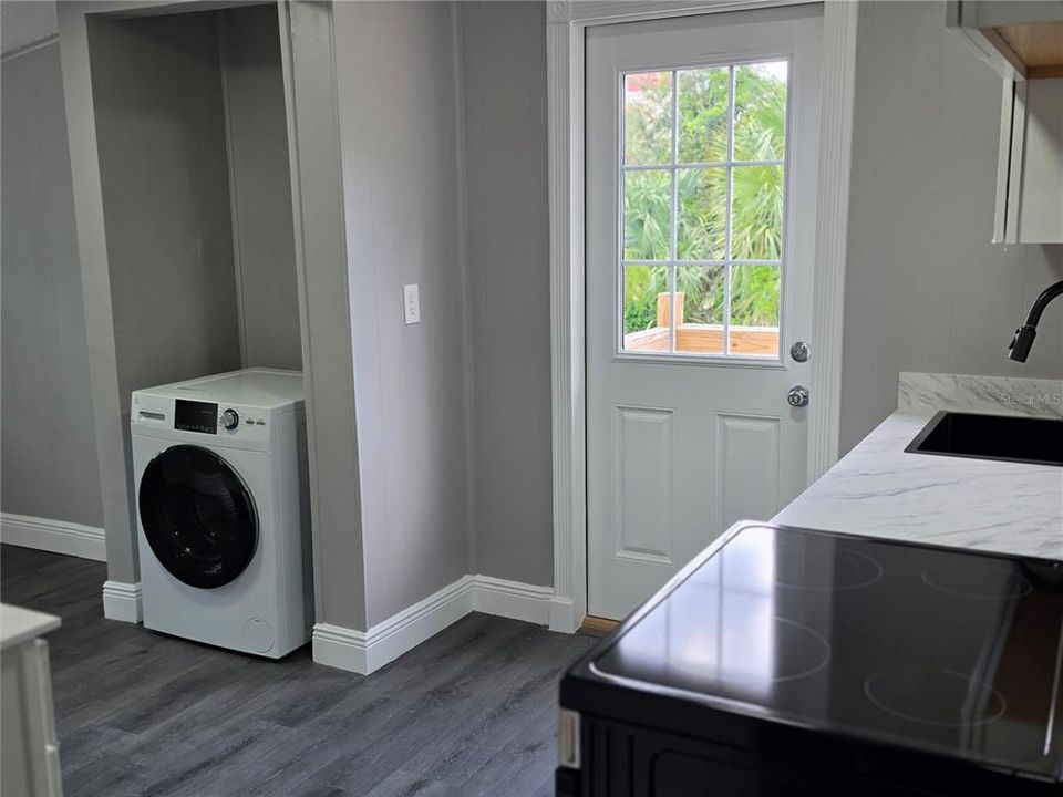 For Rent: $1,250 (1 beds, 1 baths, 610 Square Feet)