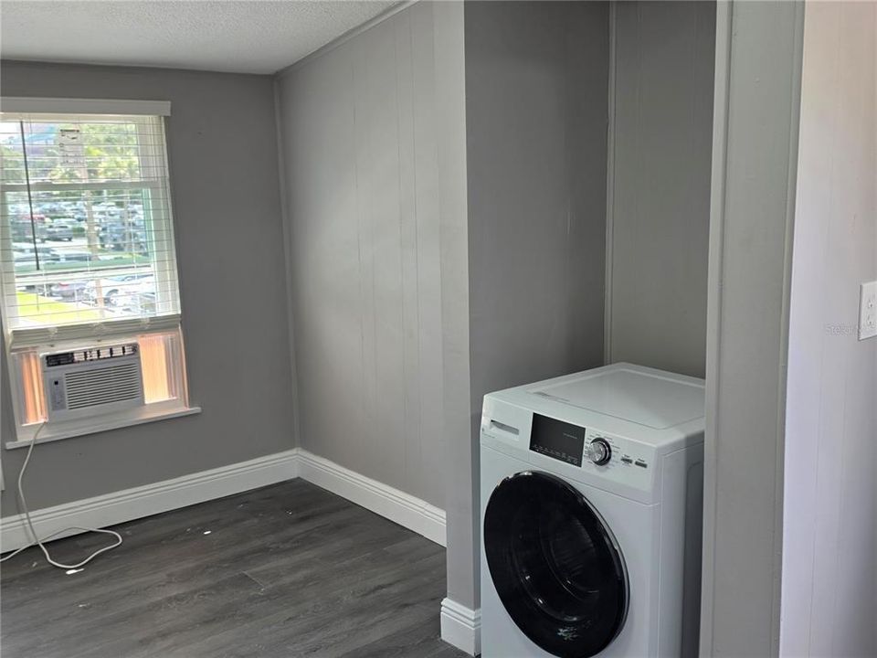 For Rent: $1,250 (1 beds, 1 baths, 610 Square Feet)
