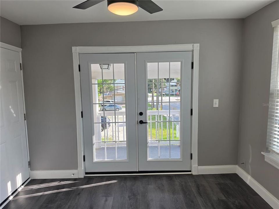 For Rent: $1,250 (1 beds, 1 baths, 610 Square Feet)