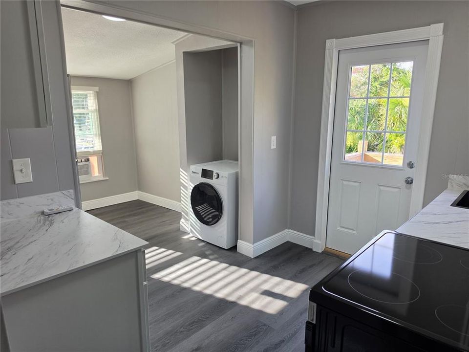 For Rent: $1,250 (1 beds, 1 baths, 610 Square Feet)