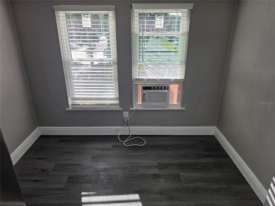 For Rent: $1,250 (1 beds, 1 baths, 610 Square Feet)