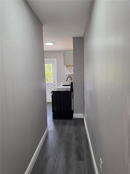For Rent: $1,250 (1 beds, 1 baths, 610 Square Feet)