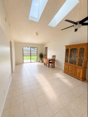 En Venta: $299,000 (3 camas, 2 baños, 1248 Pies cuadrados)