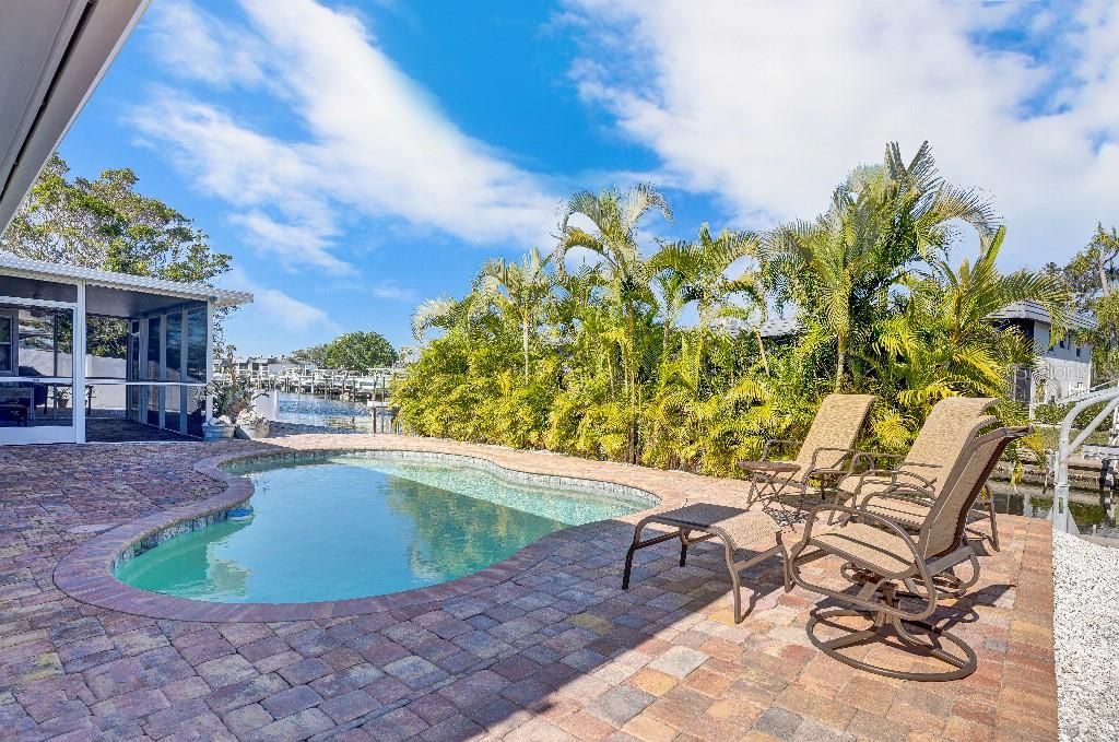 For Sale: $875,000 (2 beds, 2 baths, 1696 Square Feet)