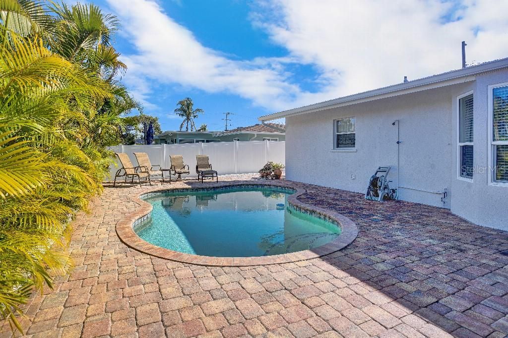 For Sale: $875,000 (2 beds, 2 baths, 1696 Square Feet)