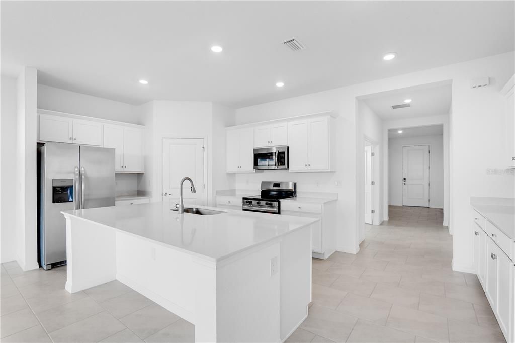 For Sale: $397,597 (3 beds, 3 baths, 2201 Square Feet)