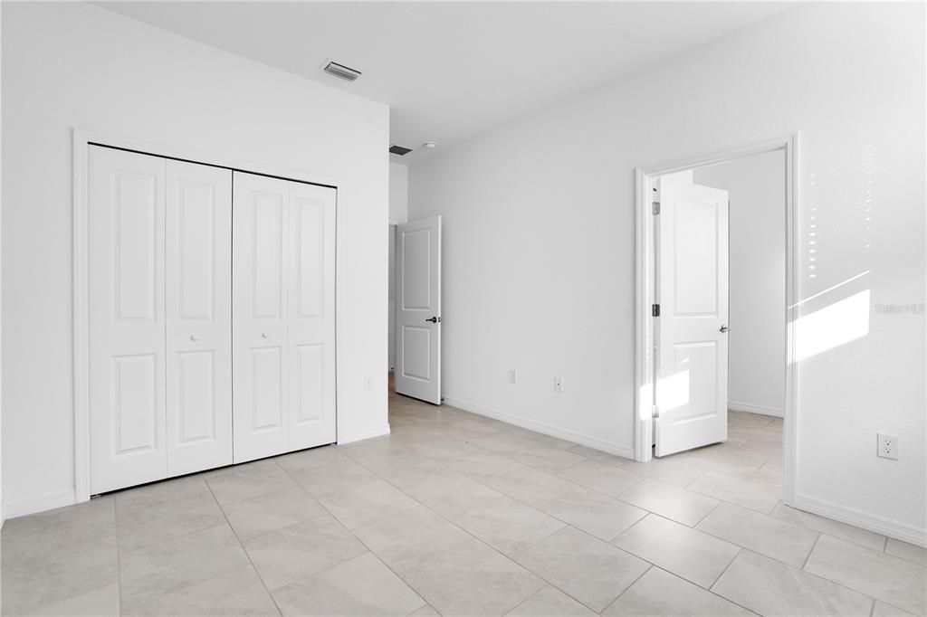For Sale: $397,597 (3 beds, 3 baths, 2201 Square Feet)