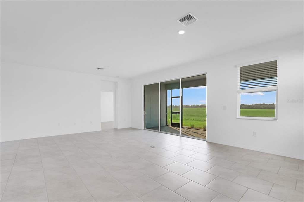For Sale: $397,597 (3 beds, 3 baths, 2201 Square Feet)