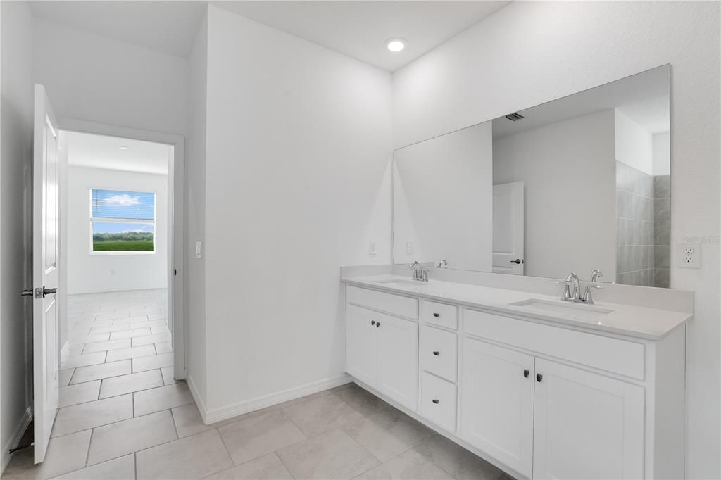 For Sale: $397,597 (3 beds, 3 baths, 2201 Square Feet)