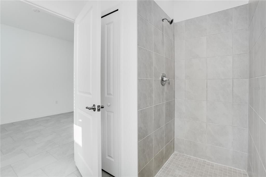 For Sale: $397,597 (3 beds, 3 baths, 2201 Square Feet)