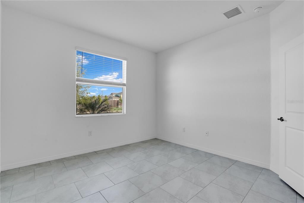 For Sale: $397,597 (3 beds, 3 baths, 2201 Square Feet)