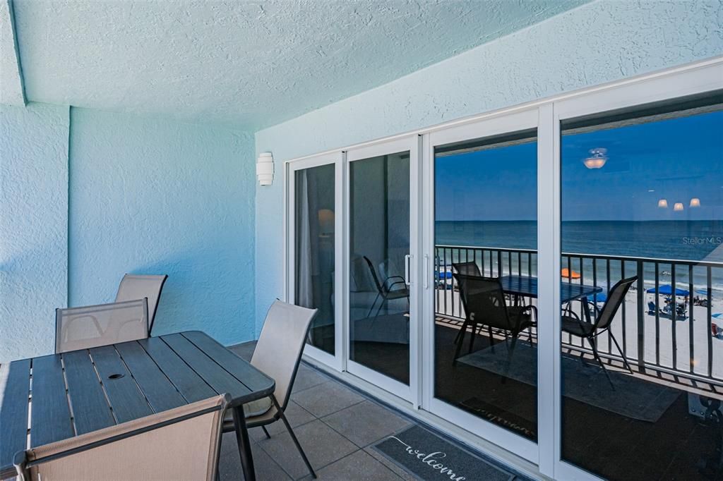 En Venta: $689,000 (1 camas, 1 baños, 895 Pies cuadrados)