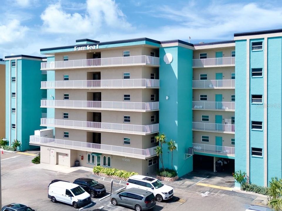 En Venta: $689,000 (1 camas, 1 baños, 895 Pies cuadrados)