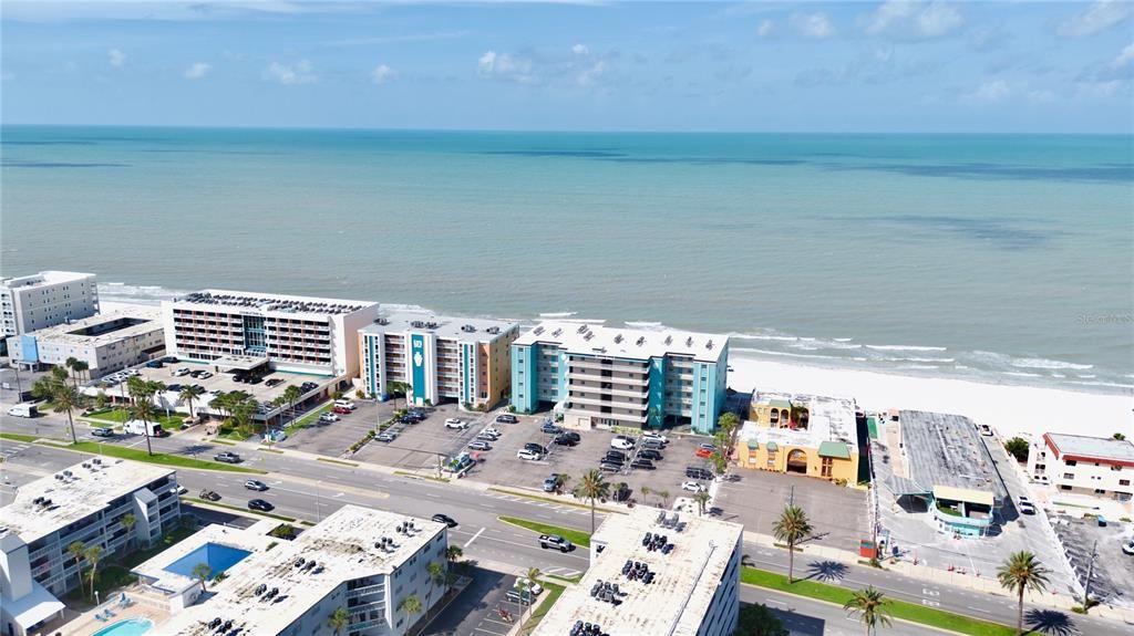 En Venta: $689,000 (1 camas, 1 baños, 895 Pies cuadrados)