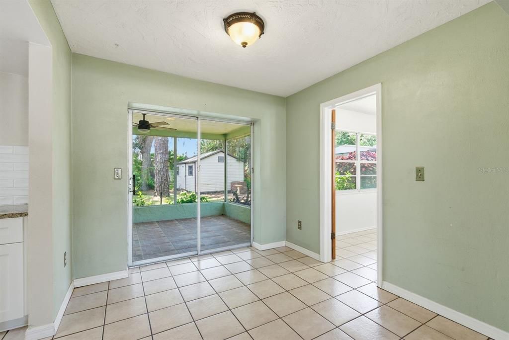 En Venta: $435,000 (3 camas, 2 baños, 1928 Pies cuadrados)
