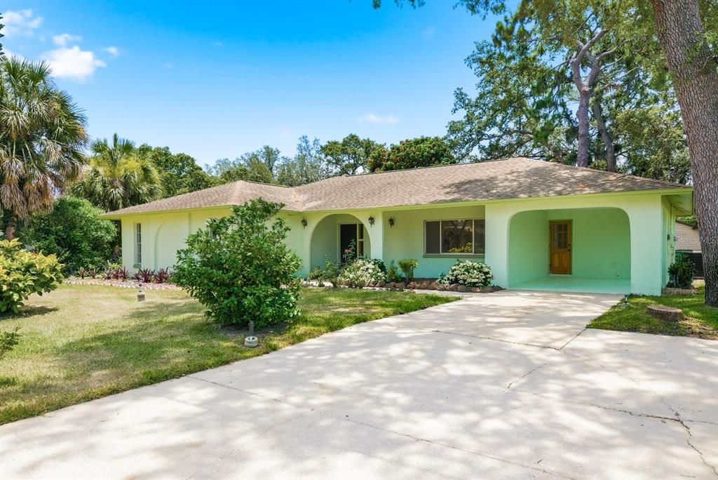 En Venta: $435,000 (3 camas, 2 baños, 1928 Pies cuadrados)