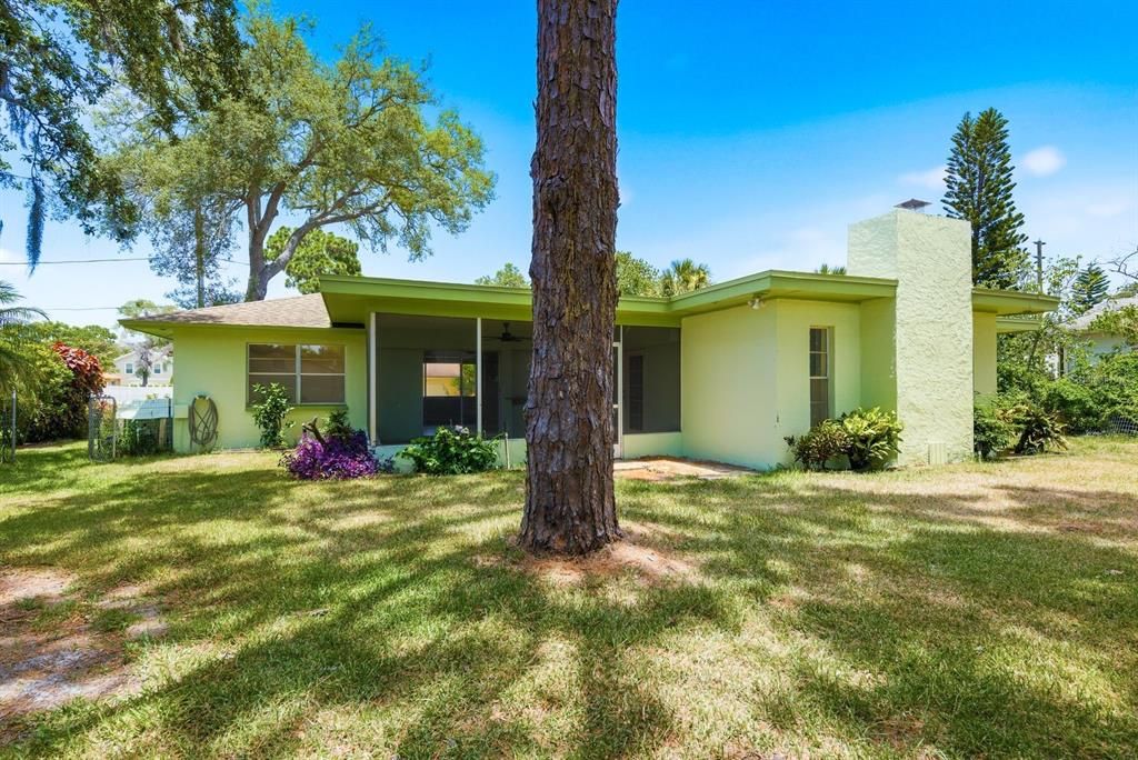 En Venta: $435,000 (3 camas, 2 baños, 1928 Pies cuadrados)