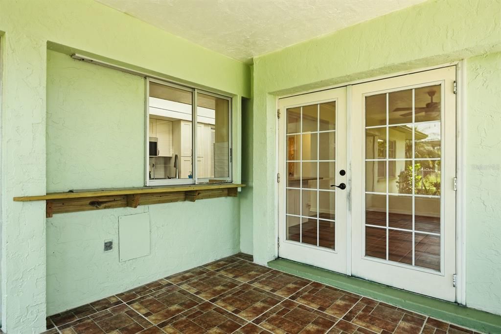 En Venta: $435,000 (3 camas, 2 baños, 1928 Pies cuadrados)