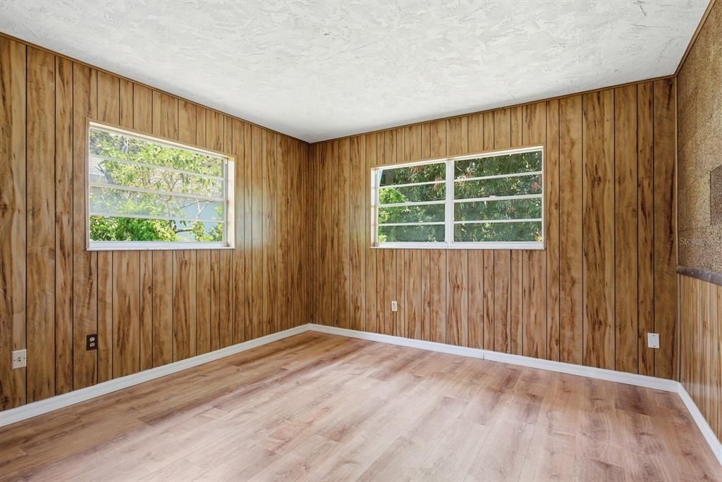 En Venta: $435,000 (3 camas, 2 baños, 1928 Pies cuadrados)