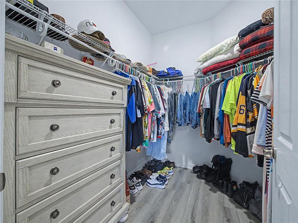 For Sale: $399,000 (2 beds, 2 baths, 1703 Square Feet)