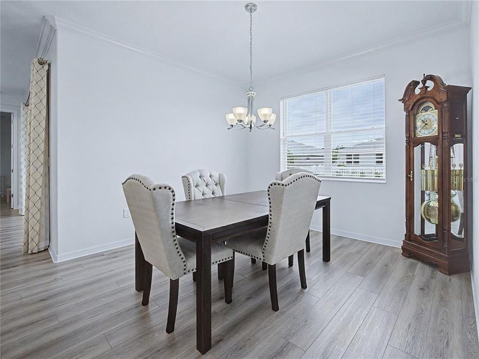 For Sale: $399,000 (2 beds, 2 baths, 1703 Square Feet)