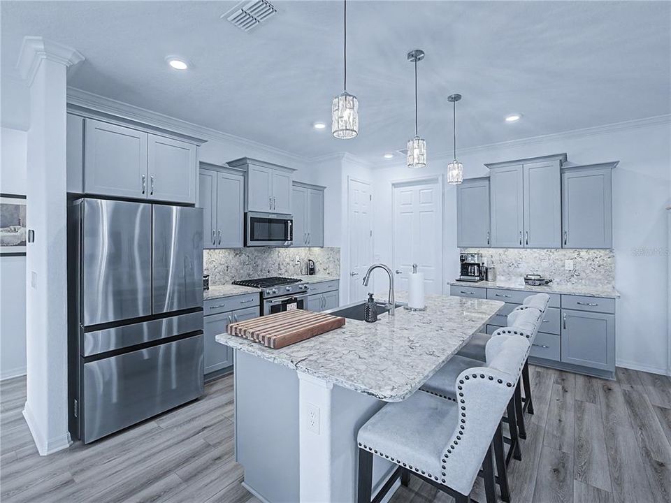 For Sale: $399,000 (2 beds, 2 baths, 1703 Square Feet)