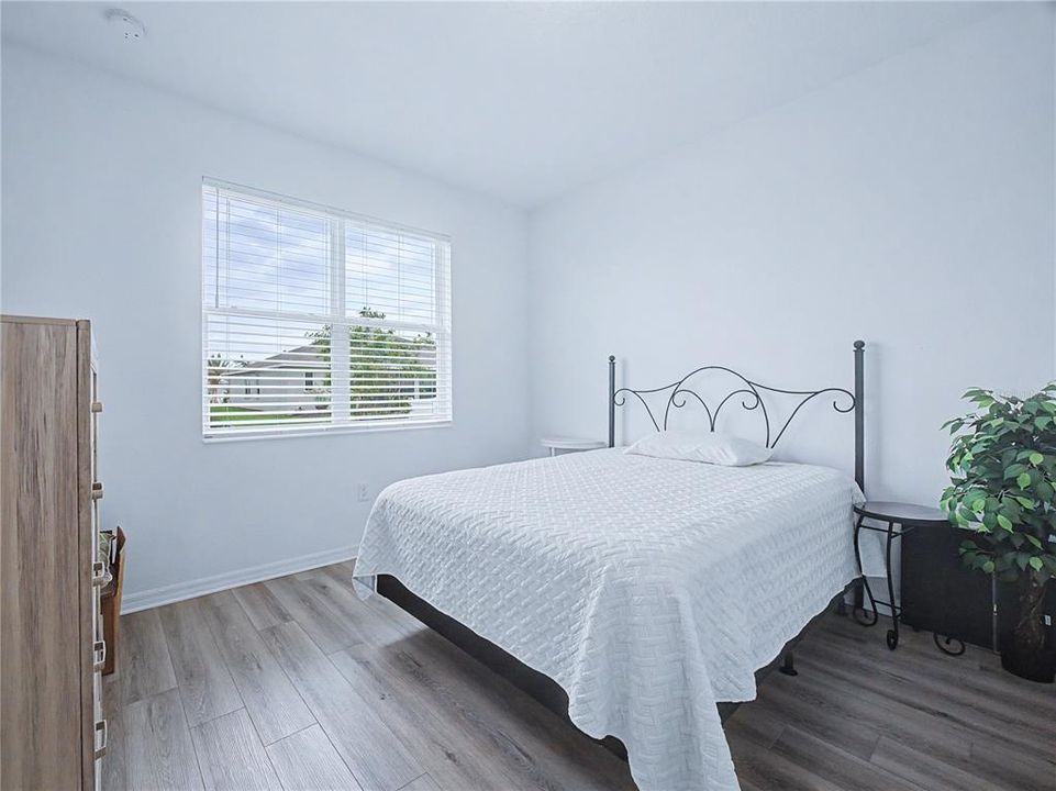 For Sale: $399,000 (2 beds, 2 baths, 1703 Square Feet)
