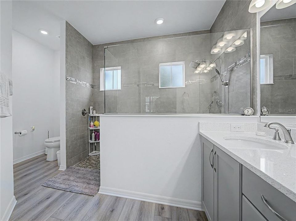 For Sale: $399,000 (2 beds, 2 baths, 1703 Square Feet)
