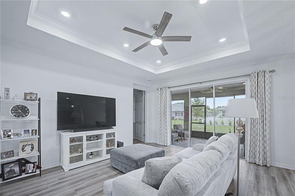 For Sale: $399,000 (2 beds, 2 baths, 1703 Square Feet)
