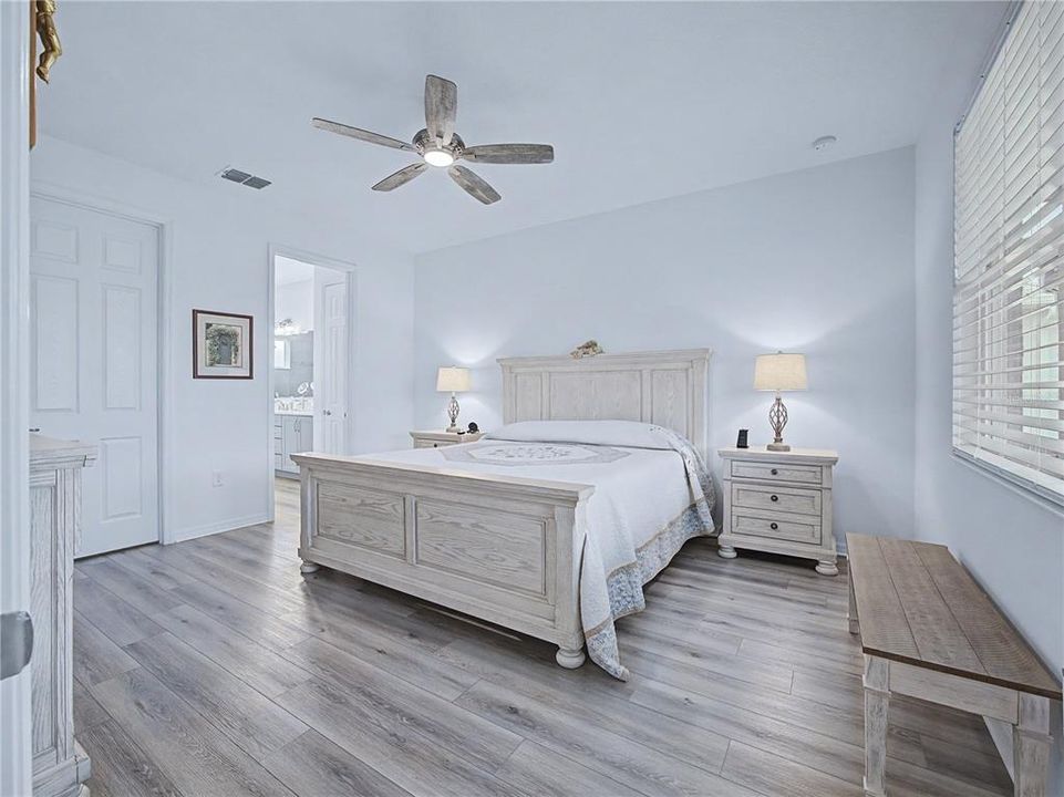 For Sale: $399,000 (2 beds, 2 baths, 1703 Square Feet)