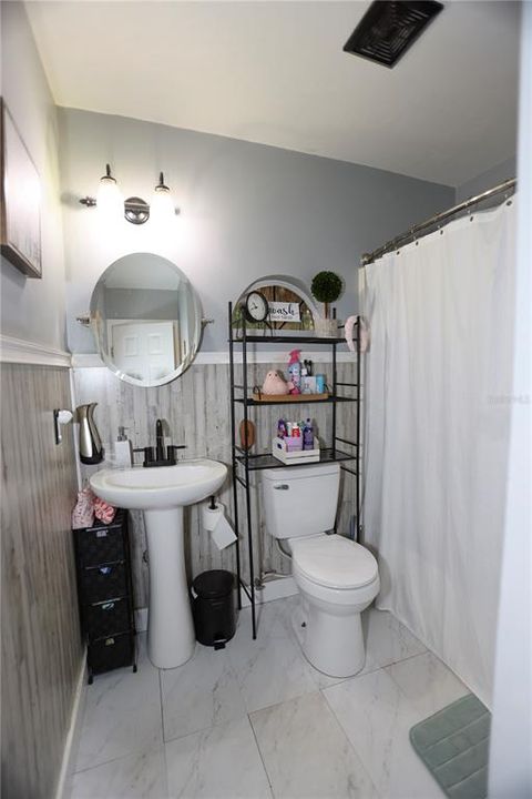 For Sale: $270,000 (3 beds, 2 baths, 1304 Square Feet)