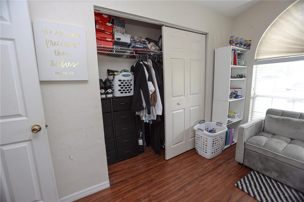 For Sale: $270,000 (3 beds, 2 baths, 1304 Square Feet)