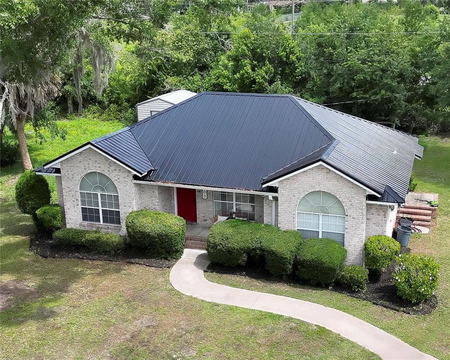 For Sale: $270,000 (3 beds, 2 baths, 1304 Square Feet)