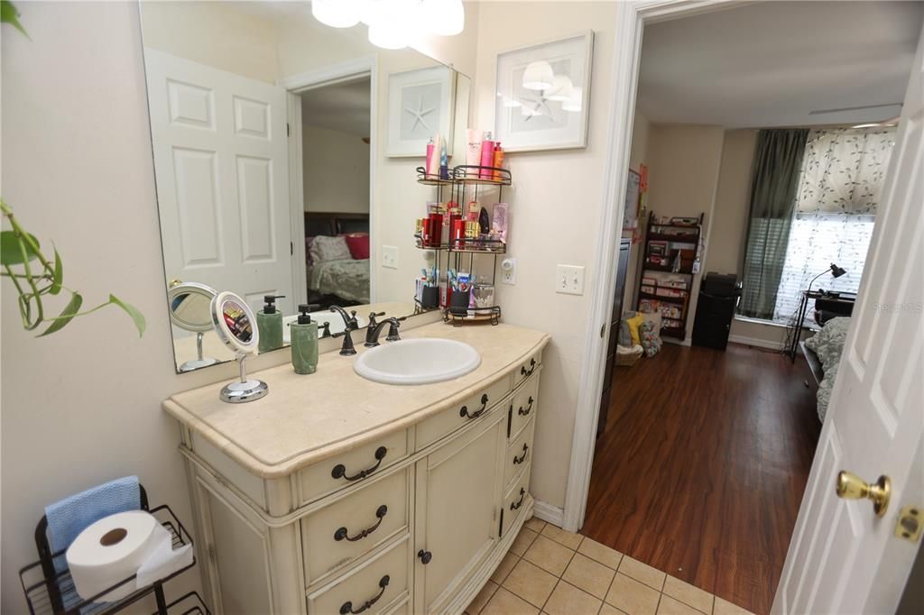 For Sale: $270,000 (3 beds, 2 baths, 1304 Square Feet)