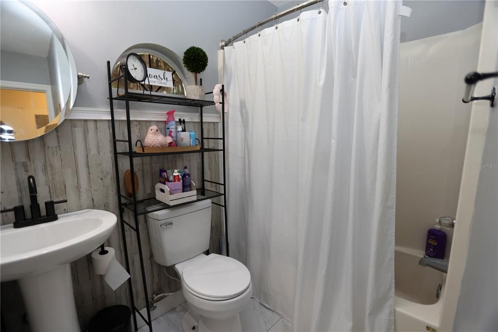 For Sale: $270,000 (3 beds, 2 baths, 1304 Square Feet)