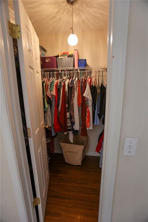For Sale: $270,000 (3 beds, 2 baths, 1304 Square Feet)