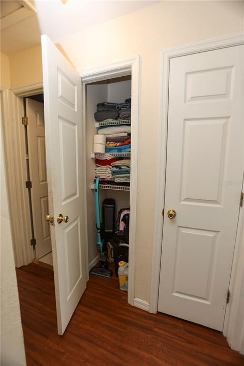 For Sale: $270,000 (3 beds, 2 baths, 1304 Square Feet)