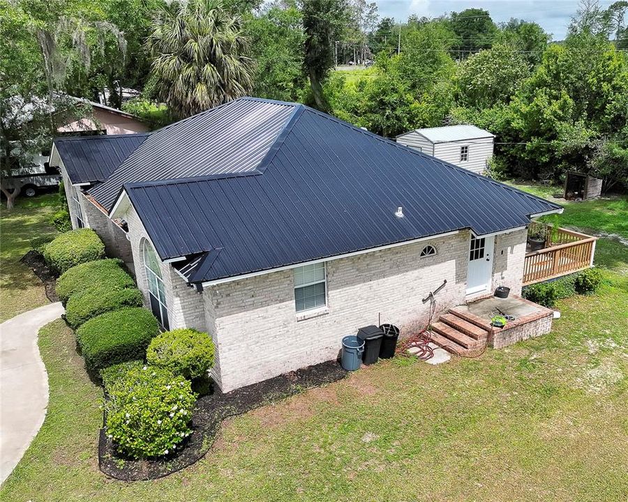 For Sale: $270,000 (3 beds, 2 baths, 1304 Square Feet)